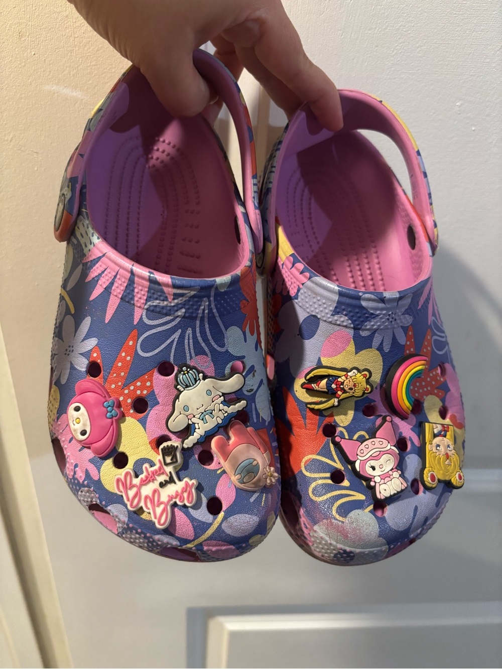 Kids pink/ purple Crocs with 7 items